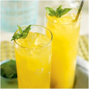 100% Pineapple Juice | Styled